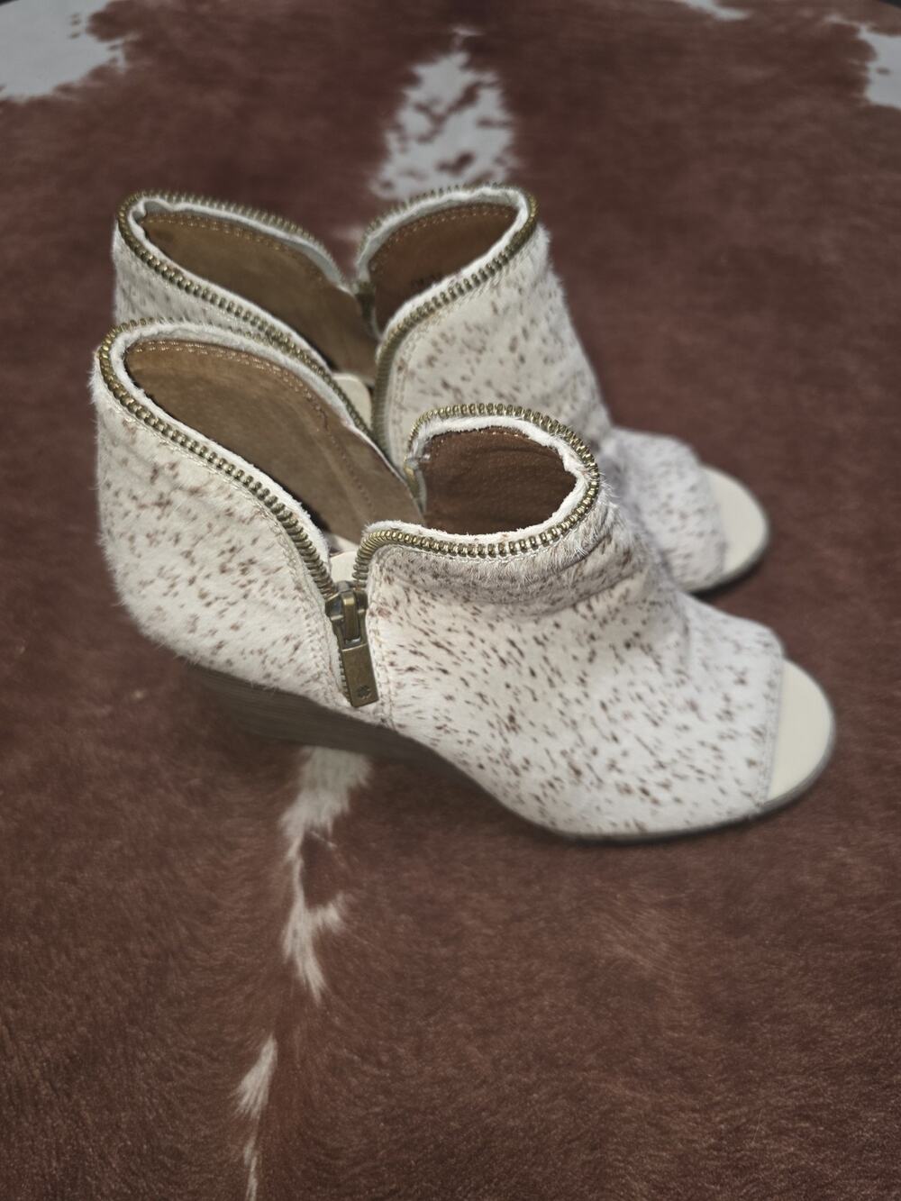 Deadstock Lucky Brand cowhide Open Toe Wedge Side Zip Bootie 7M